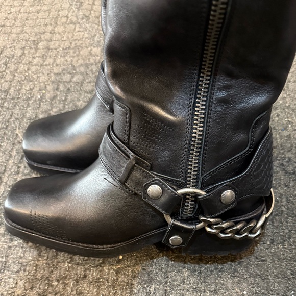 Igata Ankle Boots - Picture 9 of 14